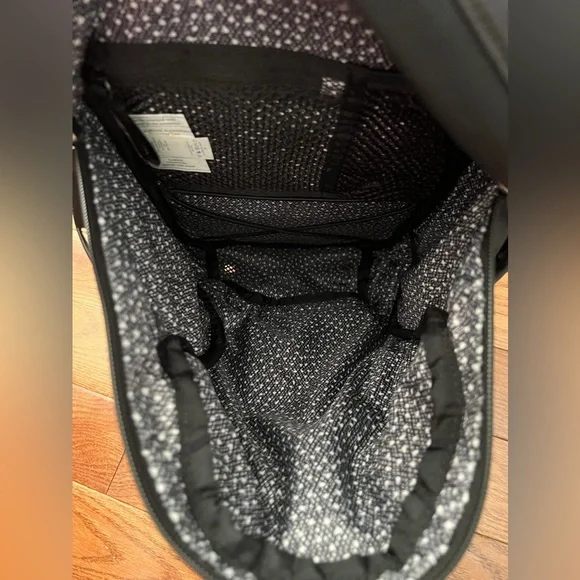Lululemon Run From Work Backpack Black. - Picture 10 of 12